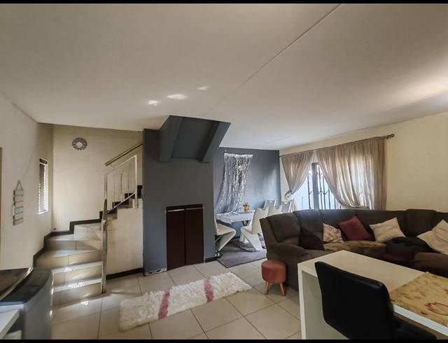 2 BEDROOM DUPLEX FOR SALE IN GREENSTONE HILL